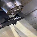 售精品ⅰ5M4.8立式加工中心BT50主轴带排屑器少用新机的质量半价.