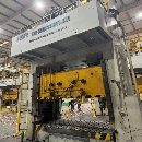 630吨双点，济南二机床产，台面3.2乘1.5米，带移动台.