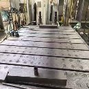 在位出售：1500吨四柱液压机，工作台面: 3.2米乘2.4米.
