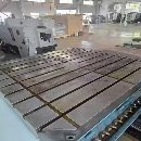 台湾远东数控镗铣床BMC-135，BT50主轴带齿轮箱，工作.