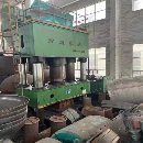 南通皋液2000吨，台面1.6米2.5米，带移动台，中间顶出.