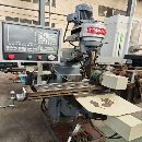 两台炮塔铣床，南通 XJ6325T摇臂万能铣床，襄樊5325万.