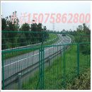 []备有现货公路铁路护栏网 三角折弯护栏网 体育场围网-河北赐金